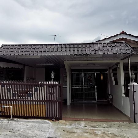 Bagan Terrace House Near To Sunway Carnival Mall, Seberang Jaya Butterworth Extérieur photo